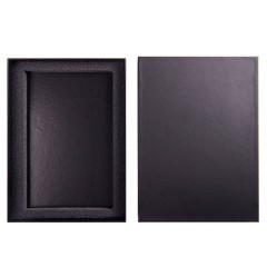 Коробка подарочная с ложементом для ежедневника размером 13*21 см