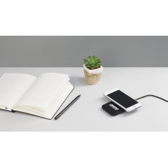 Настольное беспроводное зарядное устройство 