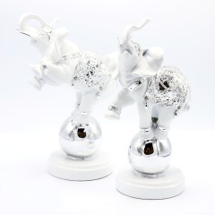 Набор статуэток "Слоны на шарах"
