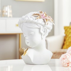 Статуэтка  "Бюст ребенка с бабочкой"